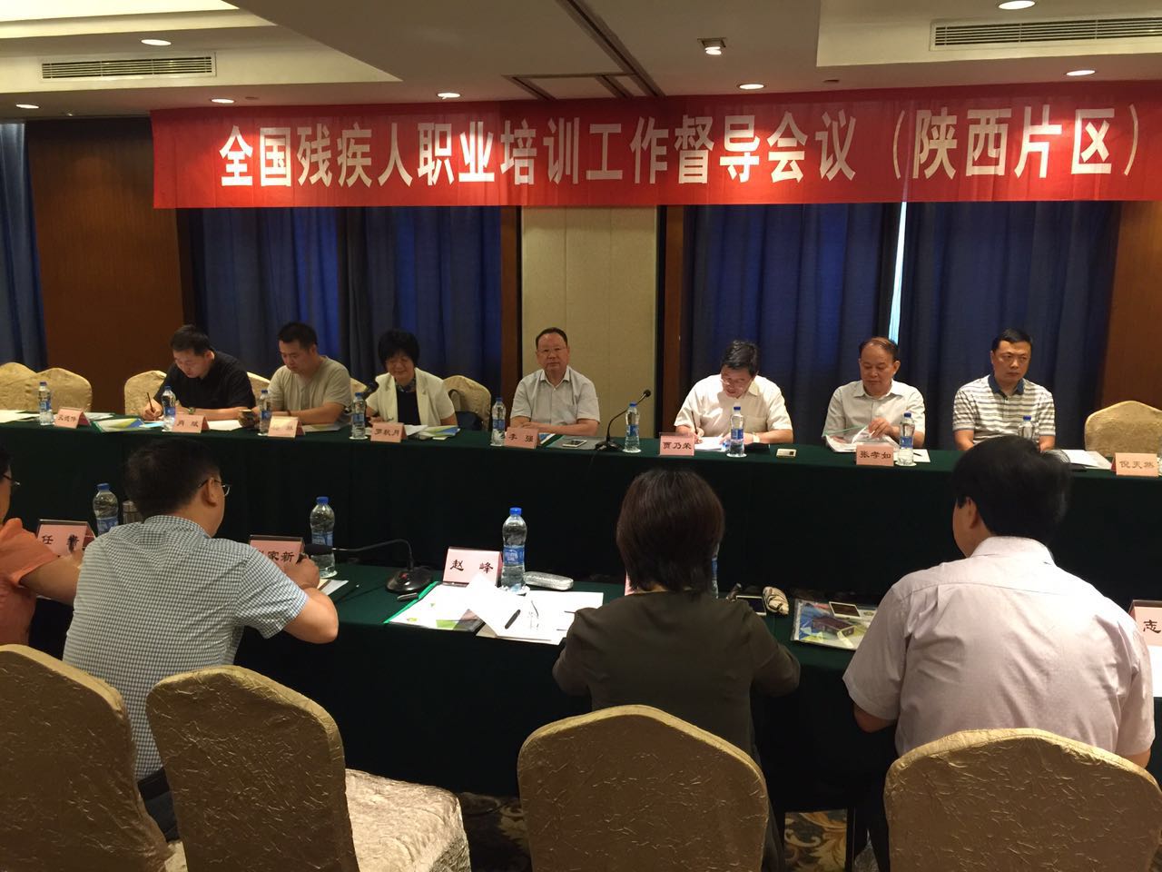 图为会议现场 图为会议现场
